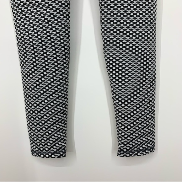Honeycomb Scruch Booty Gray & White Leggings Mid To High Rise Medium - Picture 9 of 16